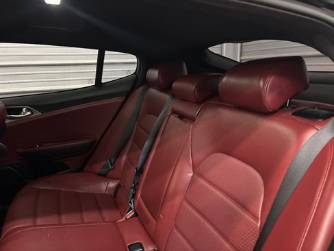 Used 2018 Kia Stinger GT2 image 25