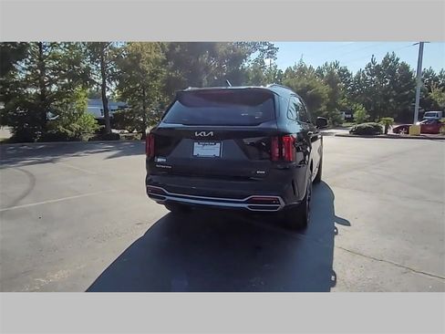 Used 2023 Kia Sorento SX image 32