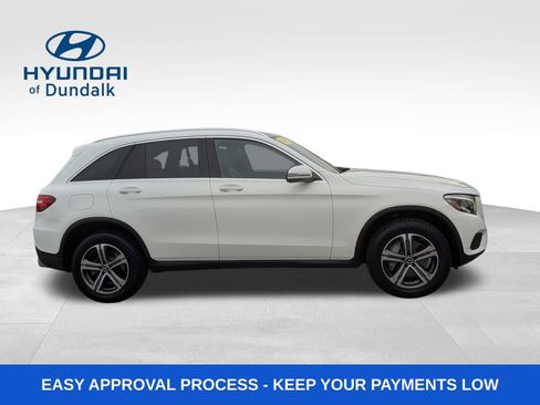 Used 2019 Mercedes-Benz GLC 300 4MATIC w/ Premium Package image 9