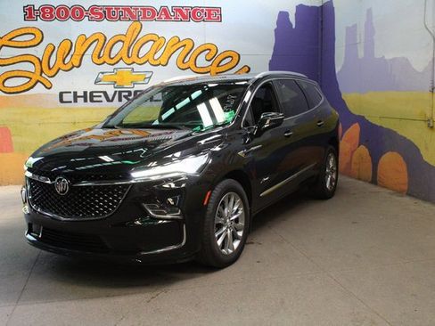 Used 2023 Buick Enclave Avenir image 2