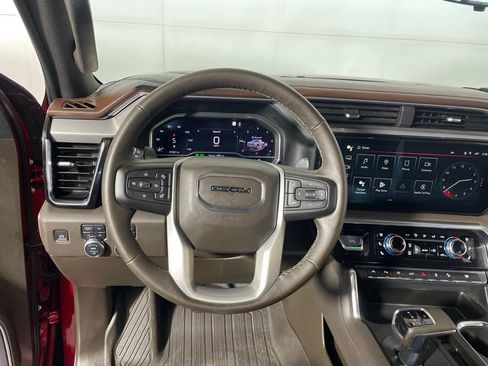 Used 2023 GMC Sierra 1500 Denali w/ Technology Package AWD/4WD image 13
