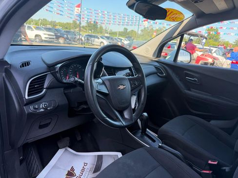 Used 2019 Chevrolet Trax LS AWD/4WD image 13