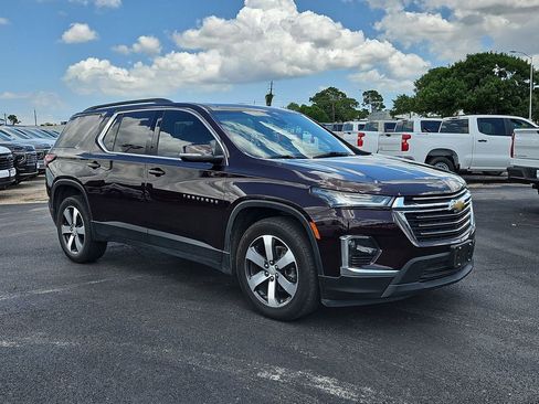 Used 2023 Chevrolet Traverse LT w/ LT Premium Package AWD/4WD image 19