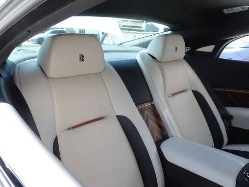 Used 2015 Rolls-Royce Wraith RWD image 18