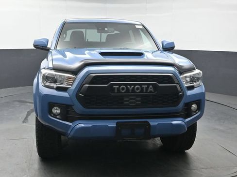 Used 2019 Toyota Tacoma TRD Sport AWD/4WD image 8