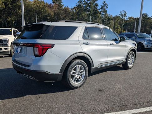 New 2025 Ford Explorer Active w/ Active Comfort Package image 4