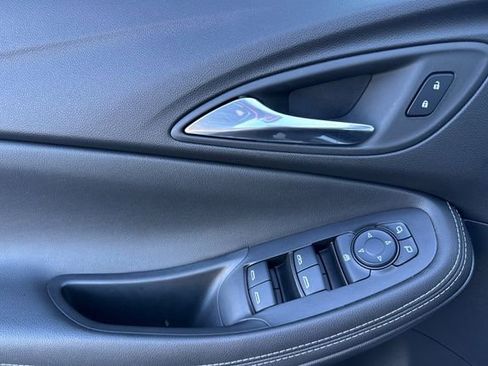 Used 2025 Buick Encore GX Preferred image 11