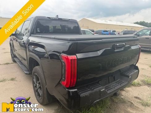 Used 2024 Toyota Tundra Limited AWD/4WD image 7