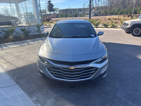 Used 2024 Chevrolet Malibu LT FWD image 3