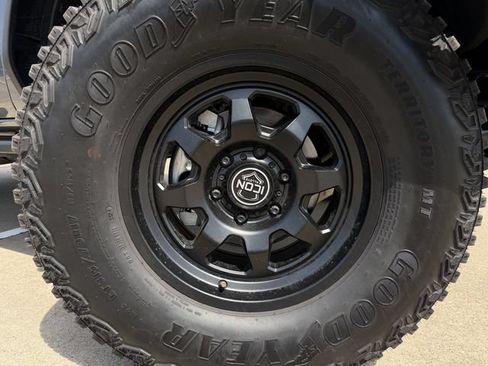 Used 2024 Ford Bronco Wildtrak AWD/4WD image 8