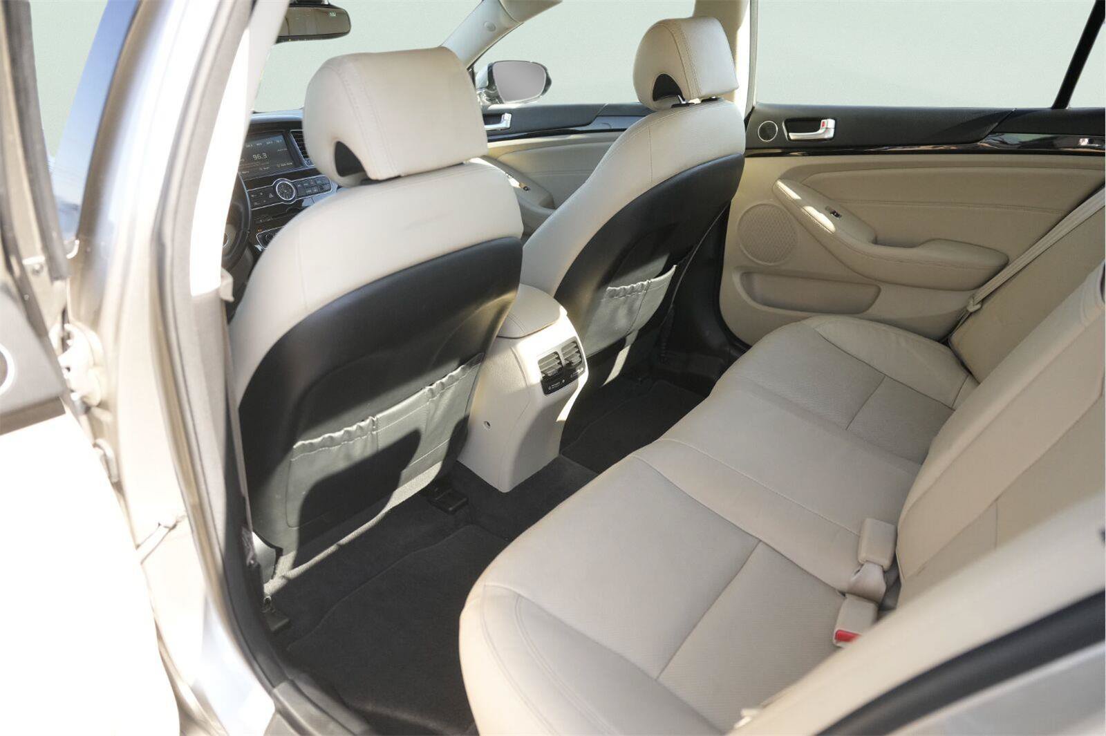 Used 2015 Kia Cadenza Premium FWD image 11