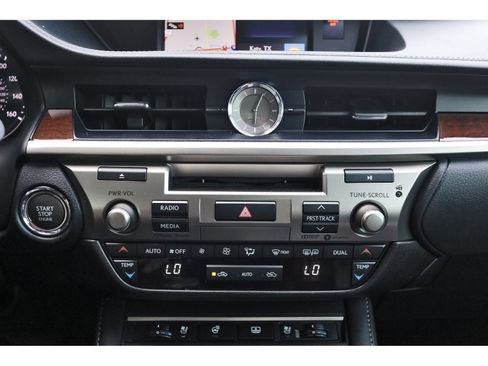 Used 2017 Lexus ES 350 w/ Luxury Package FWD image 26