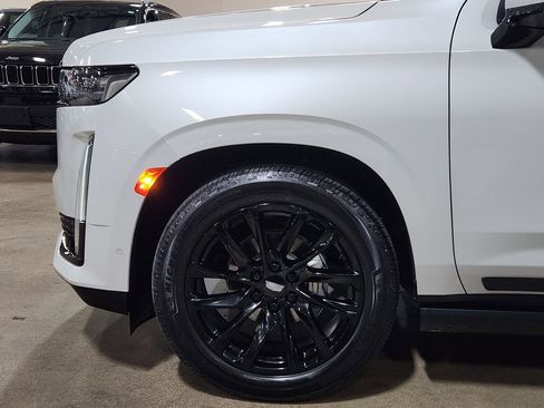 Used 2022 Cadillac Escalade ESV Sport Platinum w/ LPO, ONYX Package image 5