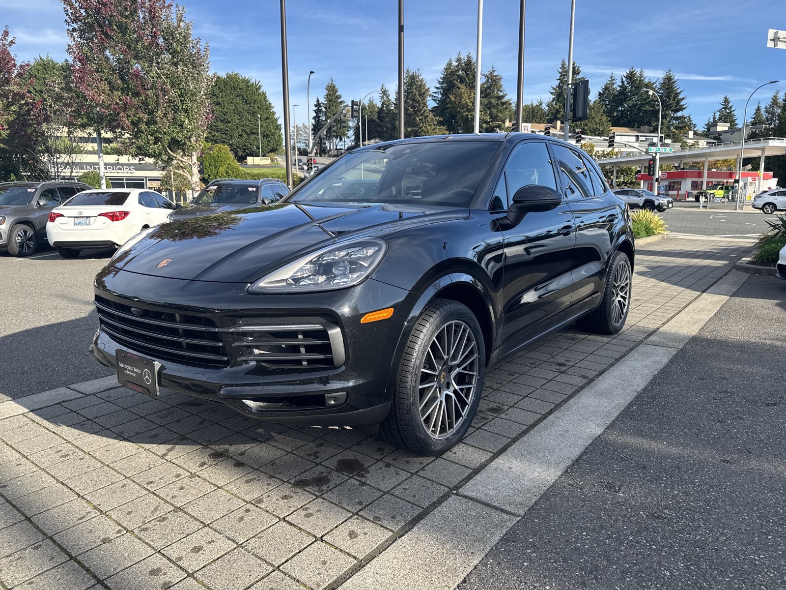 Used 2023 Porsche Cayenne Platinum Edition AWD/4WD image 1