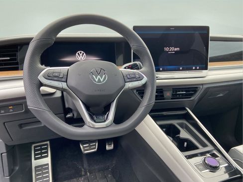 New 2026 Volkswagen Tiguan SEL R-Line AWD/4WD image 9