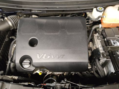 Used 2022 Chevrolet Traverse LS FWD image 30