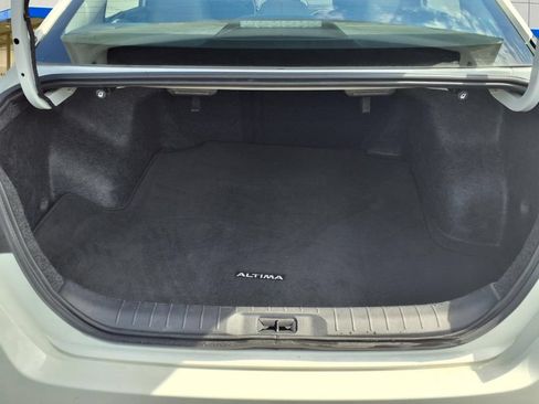 Used 2025 Nissan Altima 2.5 SV FWD image 23