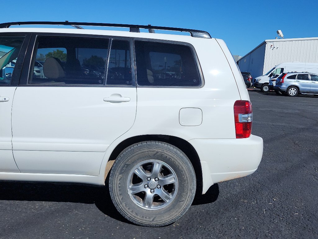 Used 2005 Toyota Highlander 2WD V6 w/ Appearance Pkg image 9