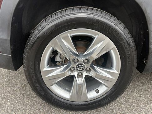 Used 2018 Toyota Highlander FWD V6 image 38