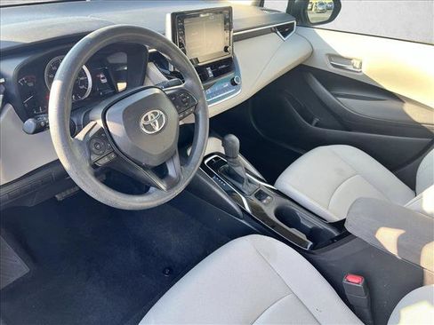 Used 2020 Toyota Corolla LE image 9