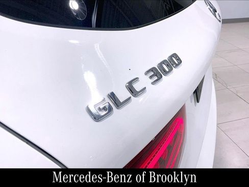 Certified 2022 Mercedes-Benz GLC 300 4MATIC image 11