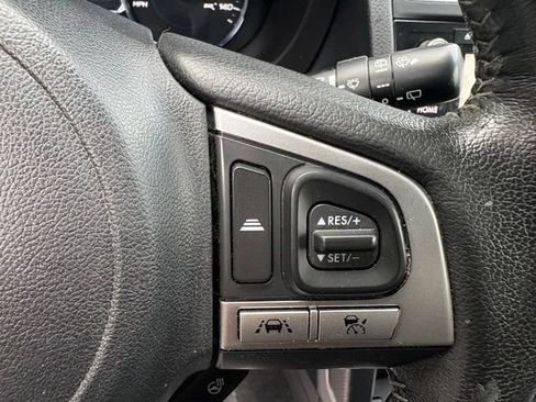 Used 2017 Subaru Forester 2.5i Touring AWD/4WD image 32