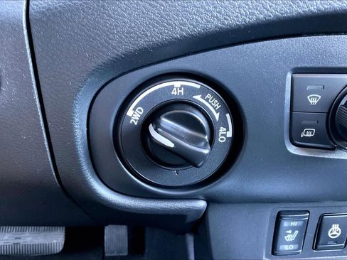 Used 2022 Nissan Frontier SV w/ SV Premium Package image 30