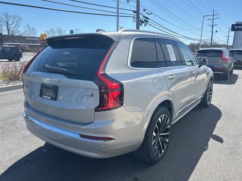 Certified 2025 Volvo XC90 B6 Plus AWD/4WD image 5