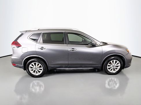 Used 2019 Nissan Rogue SV image 11