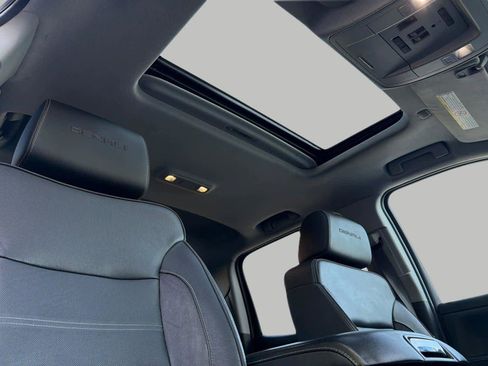 Used 2019 GMC Sierra 3500 Denali AWD/4WD image 18