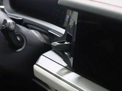 New 2025 Porsche Cayenne GTS image 21