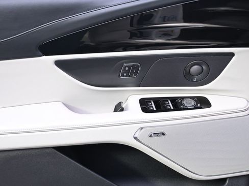 New 2026 Lincoln Nautilus Reserve w/ Jet Appearance Package image 22