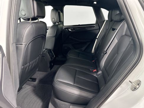 Certified 2024 Porsche Macan S image 19