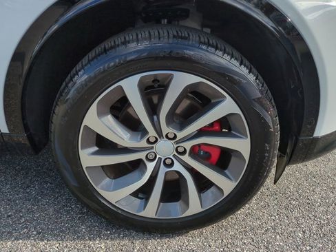 Used 2025 Land Rover Discovery Sport Dynamic SE image 11