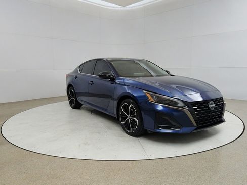 Used 2024 Nissan Altima 2.5 SR w/ SR Premium Package AWD/4WD image 1