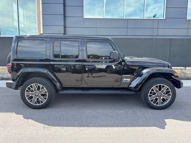 Used 2023 Jeep Wrangler Unlimited Sahara w/ Cold Weather Group AWD/4WD image 2