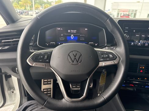 Used 2025 Volkswagen Jetta Sport FWD image 17