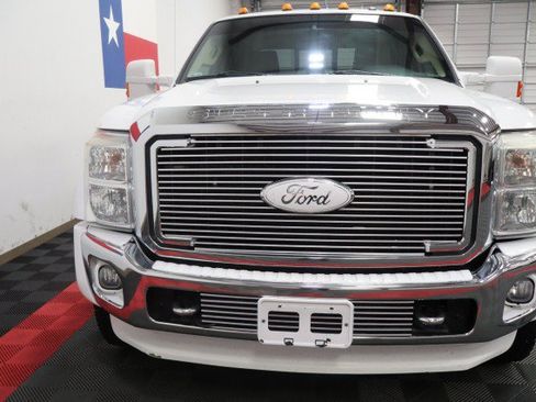Used 2016 Ford F350 Lariat w/ Lariat Interior Package AWD/4WD image 4