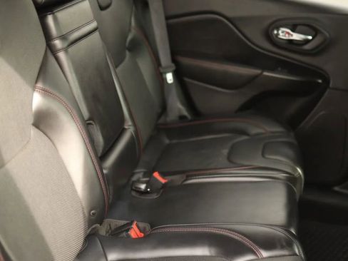 Used 2019 Jeep Cherokee Trailhawk image 43