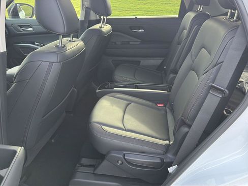 New 2026 Nissan Pathfinder SL w/ SL Premium Package FWD image 11