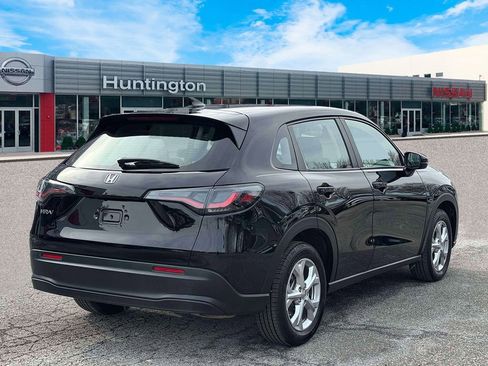 Used 2025 Honda HR-V LX image 8