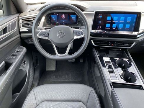 Used 2026 Volkswagen Atlas Cross Sport SE FWD image 8