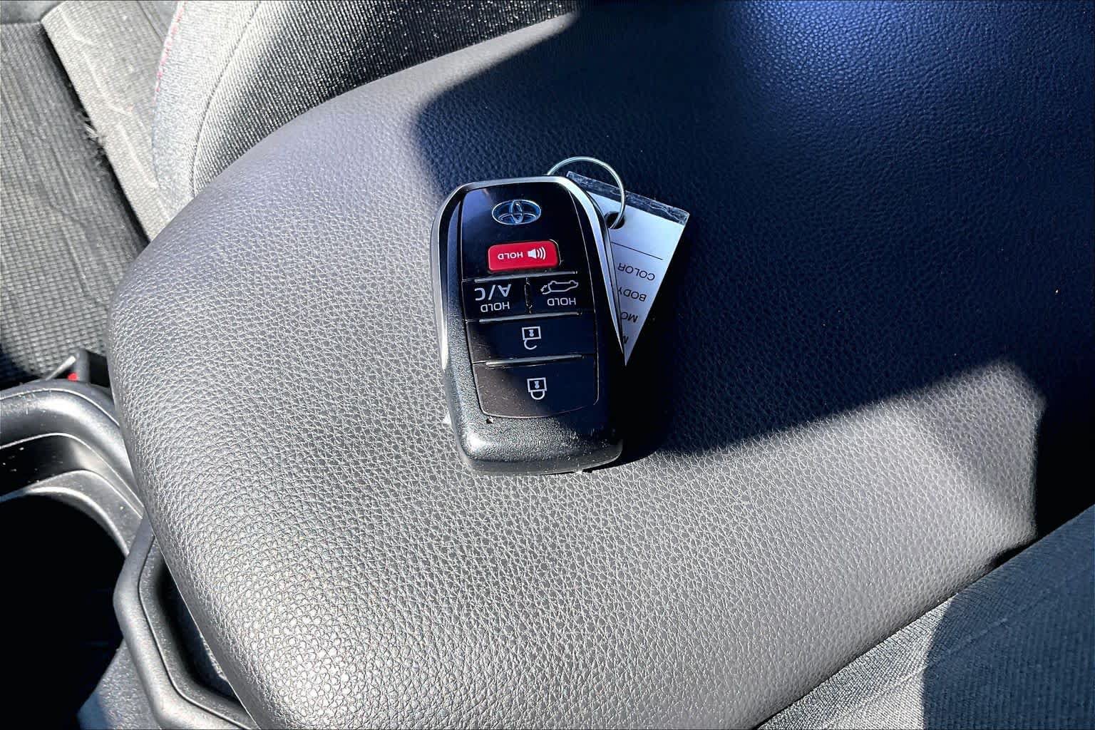 Used 2021 Toyota RAV4 SE w/ Weather & Moonroof Package AWD/4WD image 27