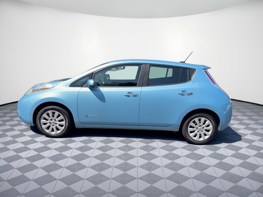 Used 2015 Nissan Leaf S w/ Charge Package FWD image 2