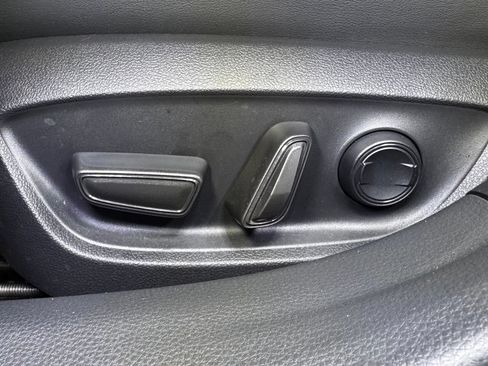 Used 2024 Toyota Prius Prime Premium FWD image 23
