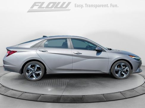Used 2023 Hyundai Elantra SEL w/ Convenience Package image 8