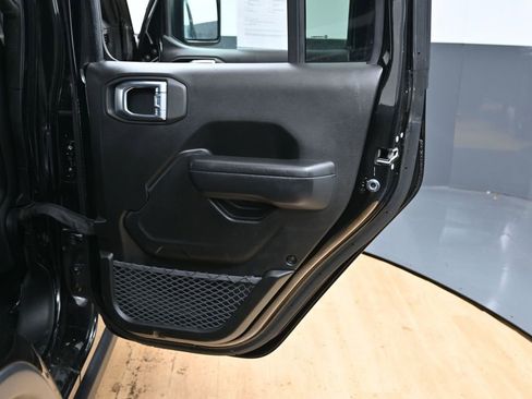 Used 2023 Jeep Wrangler Unlimited Rubicon 4xe AWD/4WD image 39