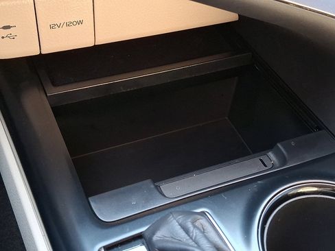 Used 2019 Toyota Camry LE image 23