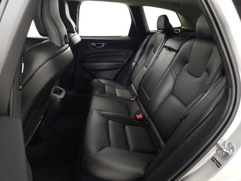 Certified 2025 Volvo XC60 B5 Plus AWD/4WD image 34