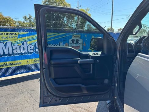 Used 2018 Ford F150 XLT w/ Equipment Group 302A Luxury AWD/4WD image 13